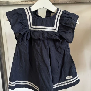 Newbie klänning storlek 74 - Marinklänning från Newbie i nyskick Storlek 74