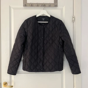 Uniqlo jacka - Så fin eftertraktad jacka🥰