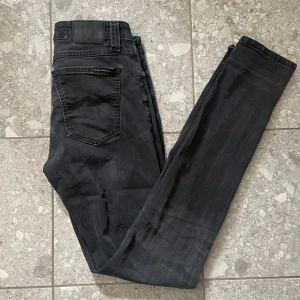 Nudie Grim Tim  - Säljer dessa Nudie jeansen i storlek 30/32 