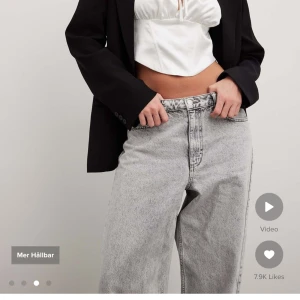 Vit topp  - Snygg vit topp/festtopp, aldrig använd 🥰 Köparen står för frakten 