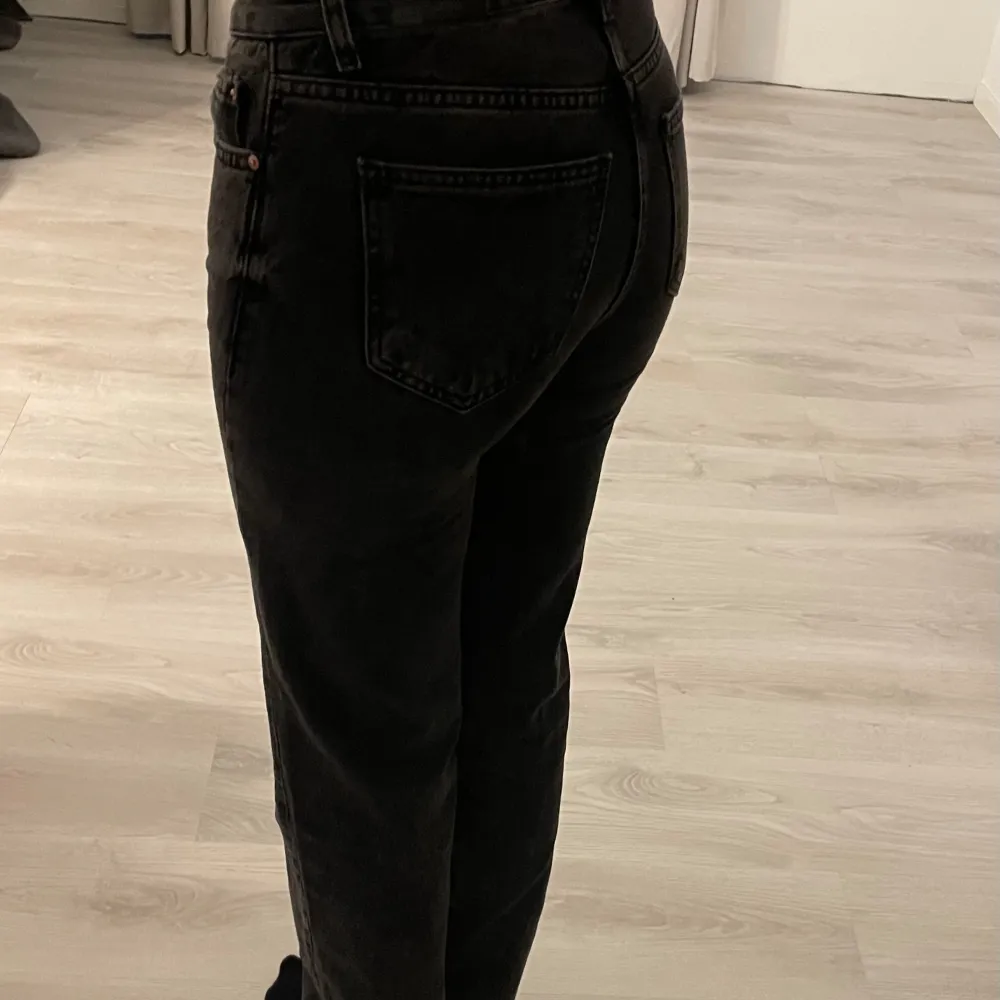 Straight jeans från Gina, inga defekter . Jeans & Byxor.
