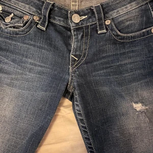 True religon jeans  - Säljer dessa true religon jeans då dom är för små för mig, köpte dem av en annan tjej på Plick. Så har aldrig använt dem. 