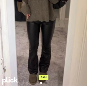 Skinnbyxor - Säljer dessa byxor då jag inte tyckte dom satt bra på mig. Lånade bilder💕 skriv om ni vill ha fler bilder