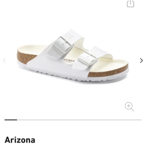 Birkenstock - Säljer nu mina birkenstock som jag använde typ halva förra sommaren, dem är i super fint skick. Dem är i storlek 26 men ja som i vanliga fall har 37 kan ha dem och min kompis som har 38 brukade använda dem. Pris kan diskuteras💕