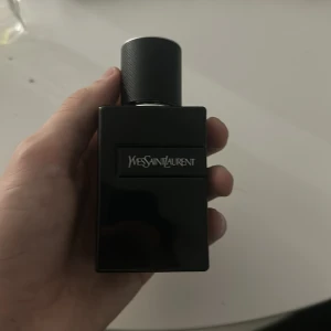Saint Laurent parfym - Säljer denna underbara fräscha ysl parfymen som är perfekt nu till sommaren. Ungefär 50 ml kvar av 60