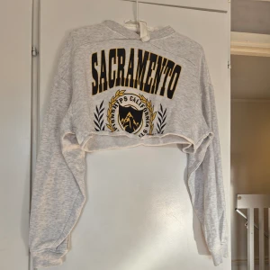 Magtröja  - Jättefin tröja från h&m, använd fåtal gånger 