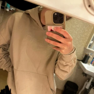 Hoddie från Aimn - Säljer hoddie från Aimn, storlek S.  Använd men i väldigt bra skick. 