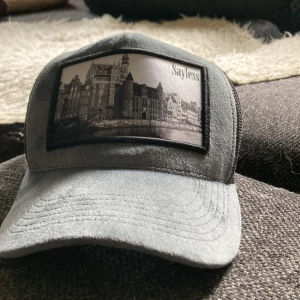 Keps  - Asfet velvet keps från TikTok butik Sayless.  Nypris 349kr  Skick 9/10  Inga skador  Knappt använd 