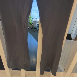 Blå yogapants - Inte alls mycket använda.Blå yoga pants från lager 157 stretchiga