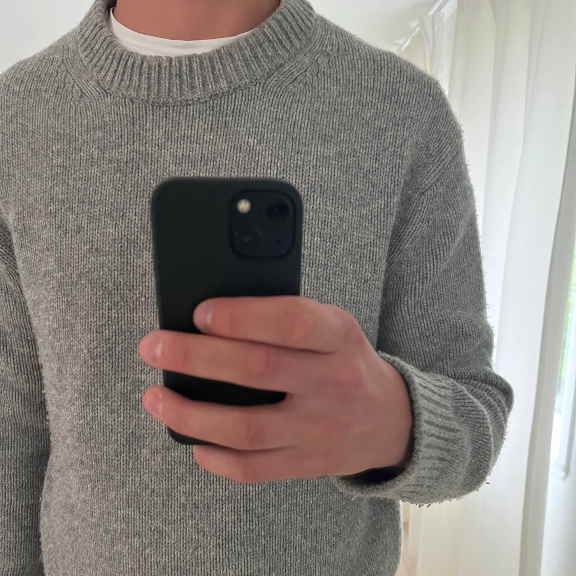 Grå stickad ulltröja