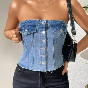 Korsett topp - Säljer den här jeans korsett toppen som aldrig har kommit till användning 💞