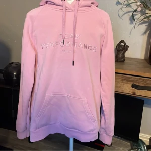 Peak performance hoodie - Fin nästa aldrig använd peak hoodie, storlek L 