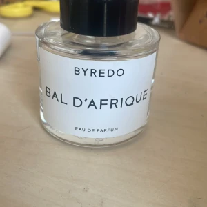 Bal d’afrique  - Använd ett par gånger. Runt 90% kvar. Pris kan diskuteras 