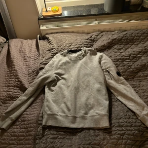 Cp company - Säljer cp company tröja eftersom den är för liten 