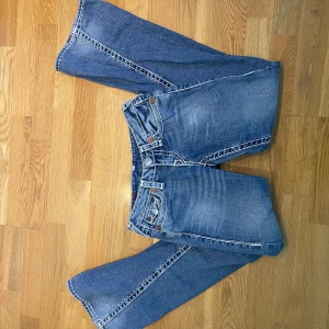 Blå true religion jeans - Säljer dessa jeans då dom är lite stora. 