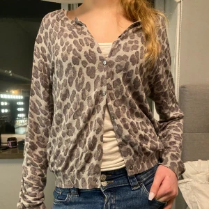 Monopeix femme kofta - Leoparmönstad lofta från monopex femma.💖💖