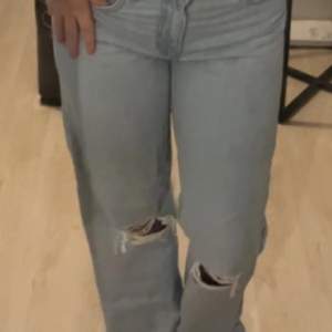 Low Pro straight jeans ifrån Levis. Använt få tal gånger, storlek 26/32