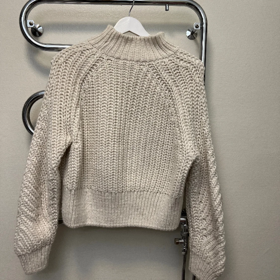 Vitstickad tröja  - 90