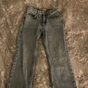 Gina Tricot Jeans - Säljer dessa jeans från Gina Tricot pga. att dom inte kommer till användning.