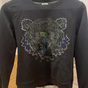 Kenzo sweetshirt - Skick 9/10. Använd fåtal gånger. Kenzo sweetshirt