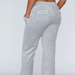 Juicy couture  - Gråa juicy byxor Knappt använda bra skick Storlek xs 500kr eller bud