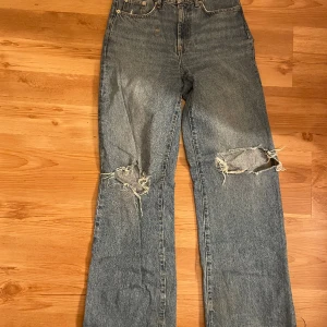 Jeans  - Stora, väldigt långa är 163. Använde knappast 