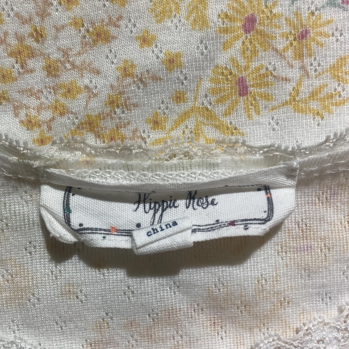 blommig t-shirt med spets - 91