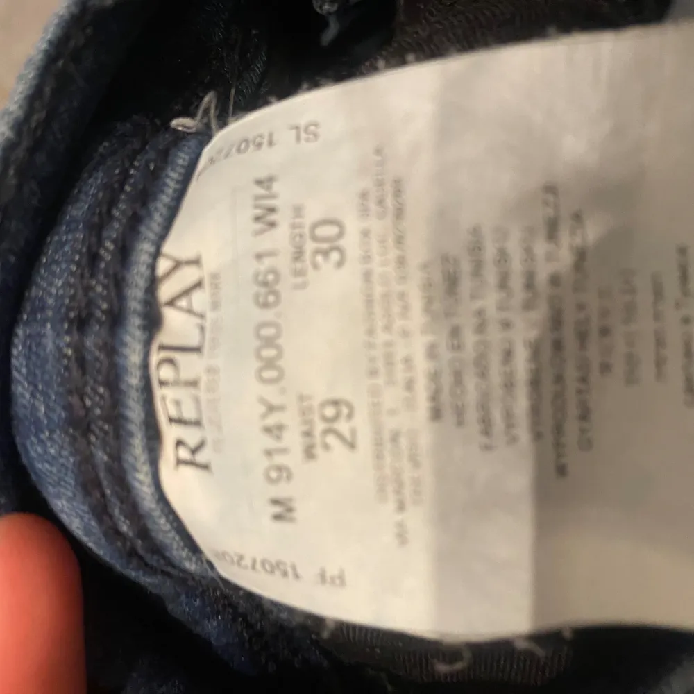 Tja säljer nu mina replay anbass som jag köpte om då dom inte passade Skick 9/10 inga defekter  Hör av er för mer frågor . Jeans & Byxor.