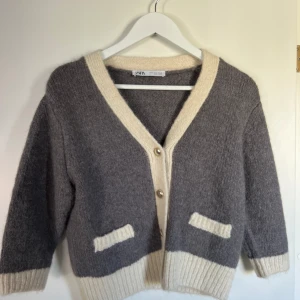 Zara kofta - Kofta från zara, aldrig använd✨ Köparen står för frakten 