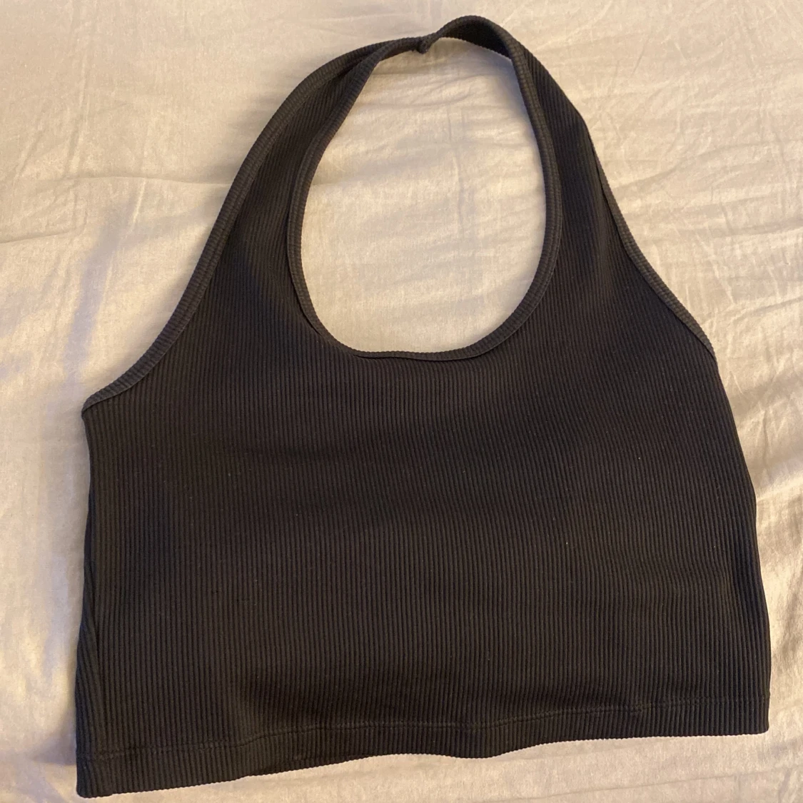 Fin topp från H&M öppen rygg där bak 😍