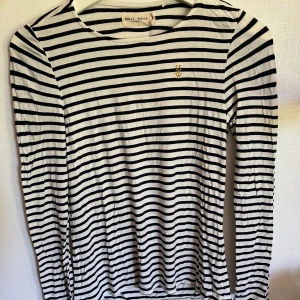 Holly & Whyte tröja - Tröja från Holly & Whyte by Lindex. Storlek 146/152 men passar mig som är XS. Pris kan diskuteras❤️