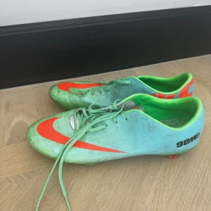 Nike fotbollsskor - Ett par snygga fotbollsskor från Nike! 