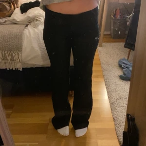 Lågmidjade kostymbyxor - Lågmidjade kostymbyxor som ej kommer till användning