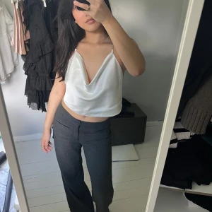 Topp - Tveka inte vid frågor! Säljes på grund av flytt och rensning 🌸