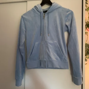 Juicy tröja - Juicy tröja i storlek s. Knappt använd så i stort sett nyskick.