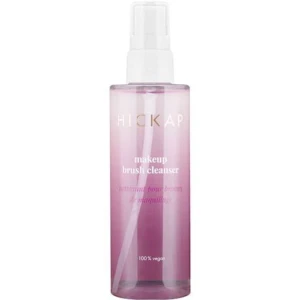 hickap makeup brush cleanser - Detta är en rengöringsspray för smink borstar, man sprayar på borsten och torkat av det på en bomullspad, papper, eller en handduk du inte är rädd om. Rekommenderar starkt då den verkligen rengör!!💖 