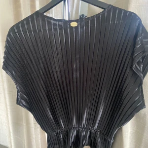 svart top - svart top från Bubbleroom Stl.S. ej använt