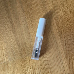 Bryngel  - Transparent bryngel från sheglam. ❤️ Endast testad❤️ Kommer inte till användning ❤️