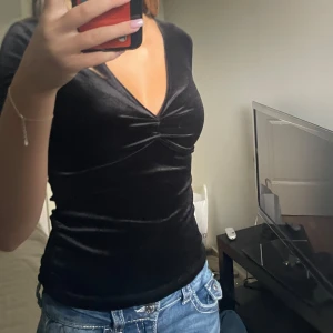 Sammet topp  - Topp från Kappahl i stl xs. 