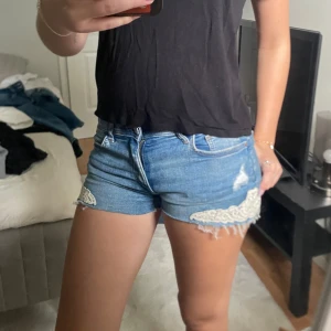 Jeans shorts  - Från hm, stl 152 men sitter som xs.