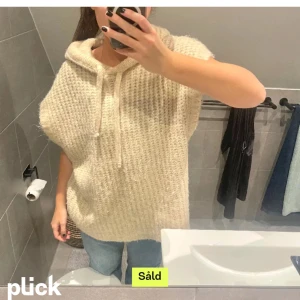 Stickad hoodie - (Lånad bild) säljer denna super fina tröja då den inte kom till användning ❤️ pris kan diskuteras