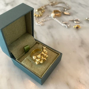 Ring med nitar!  - Supersnygg ring från Edblad! Storlek 16.8 mm, jättebra skick! 