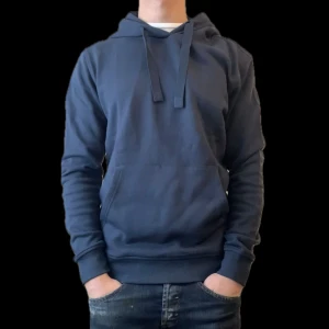 Resteröds hoodie - Säljer nu denna mörkblåa Resteröds hoodie i nytt skick storleken på denna är S. Har du några frågor så är det bara höra av sig!
