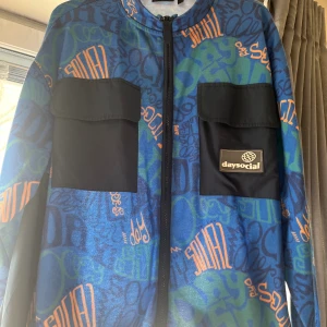 Snygg sommarjacka  - Snygg sommarjacka i storlek S