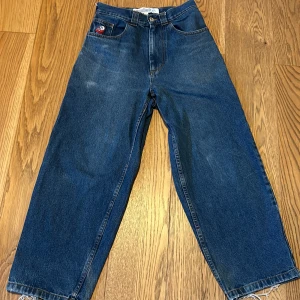  BIGBOYS  - säljer nu mina älskade bigboys pga att dom är för små. Storlek xxs men sitter väldigt baggy. Använda men i bra skick förutom smått slitage (se bild 3) PRIS KAN DISKUTERAS!🩷