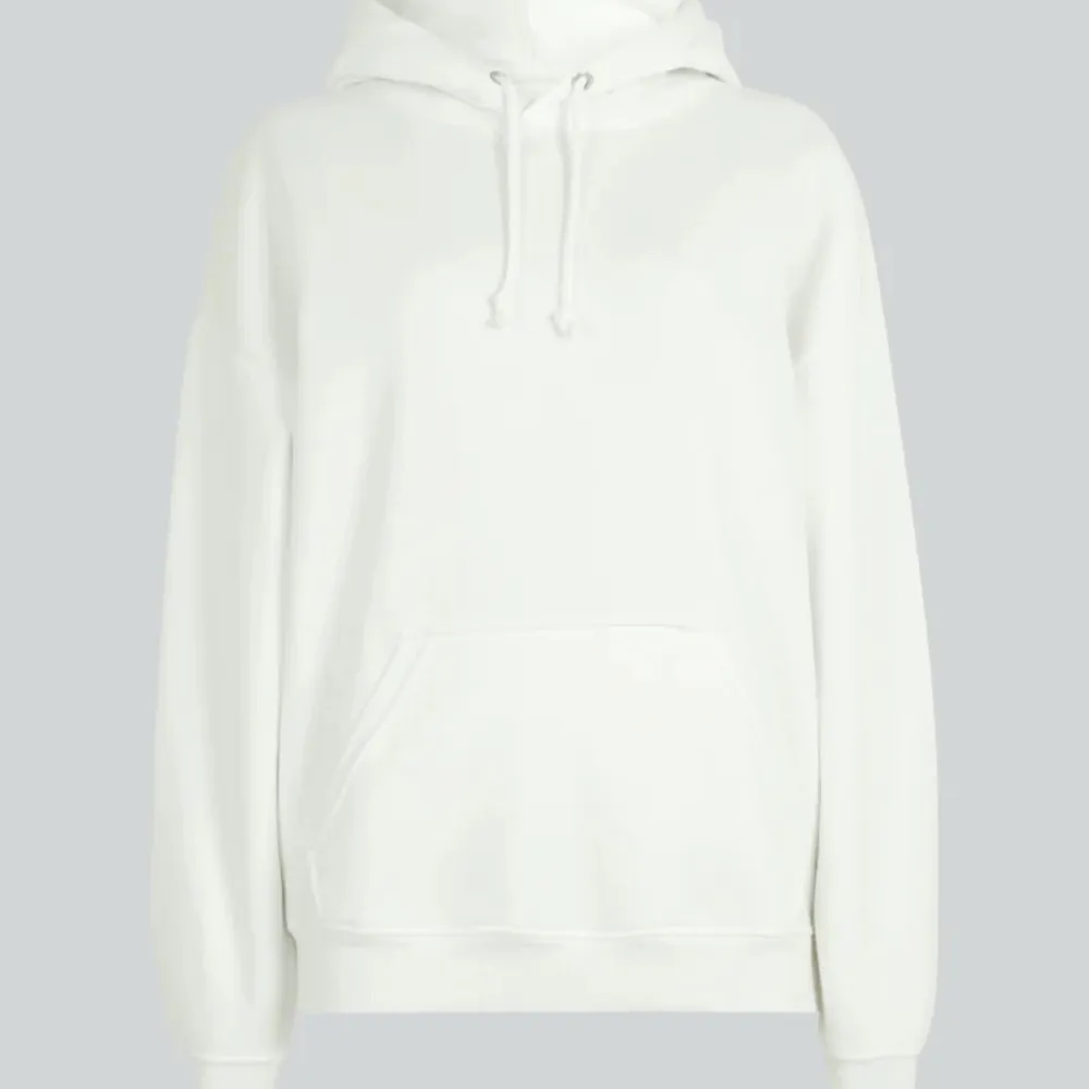 Säljer min vita hoodie köpt för 399 kr från BikBok, säljer för 150 kr! Den är i strl XS men passar S/M. Hör av dig för fler bilder🤍. Hoodies.