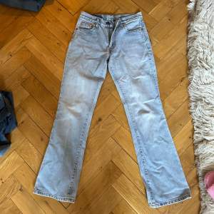 Midwaist vintage Levis jeans! Passar xs (W25 ish)