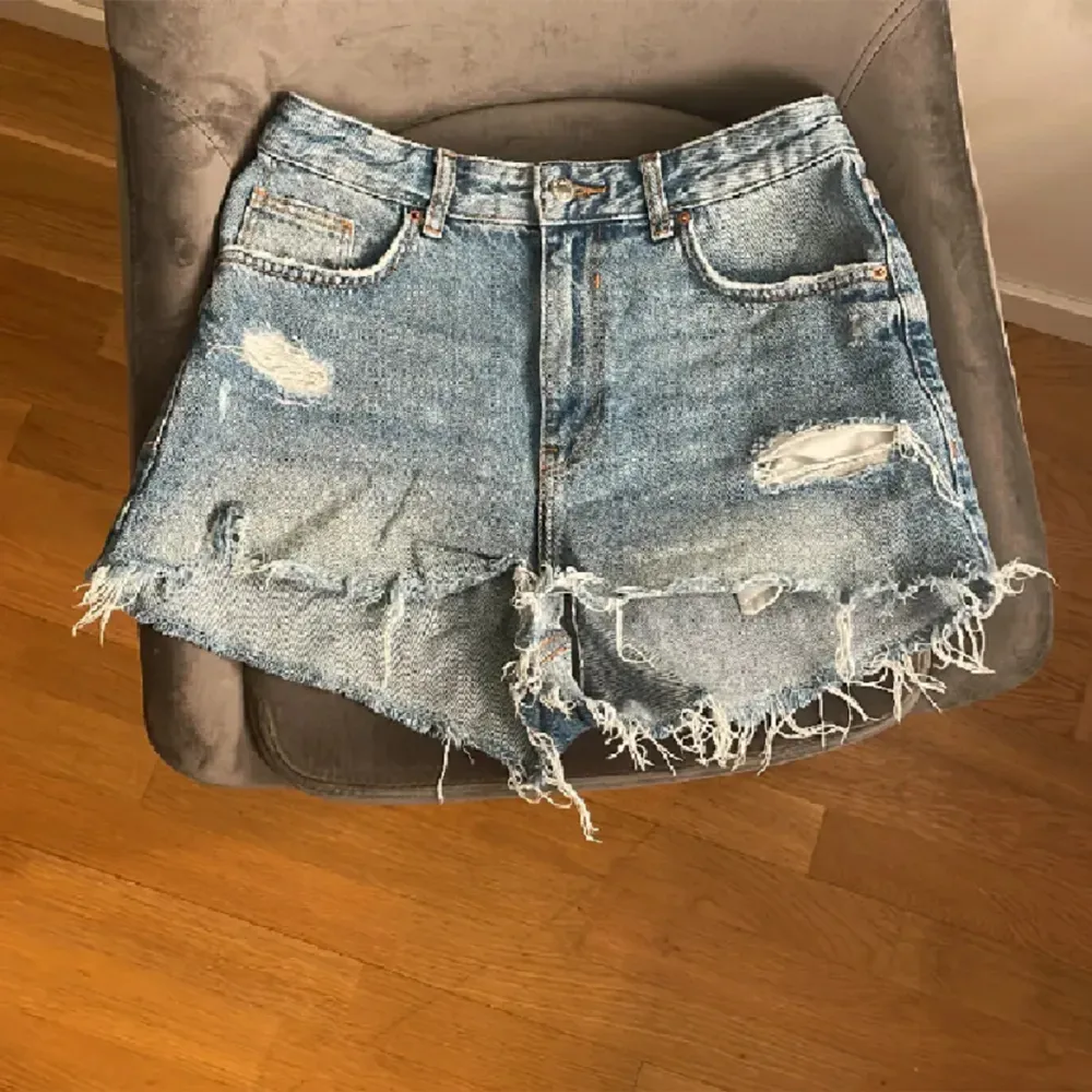 Jättefina jeans shorts i strl 36. 10/10 skick ❣️. Shorts.