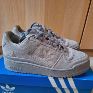 Adidas forum bold - Adidas bold skor i nyskick💞💞