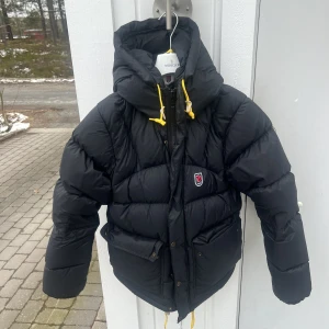 Fjällräven  - Säljer nu min fjällräven jacka då jag inte använder den längre den är i storlek S